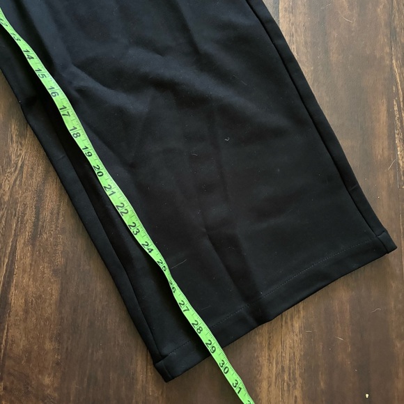 Torrid pull-on pocket pixie wide leg black size 2R nwt - Picture 7 of 7